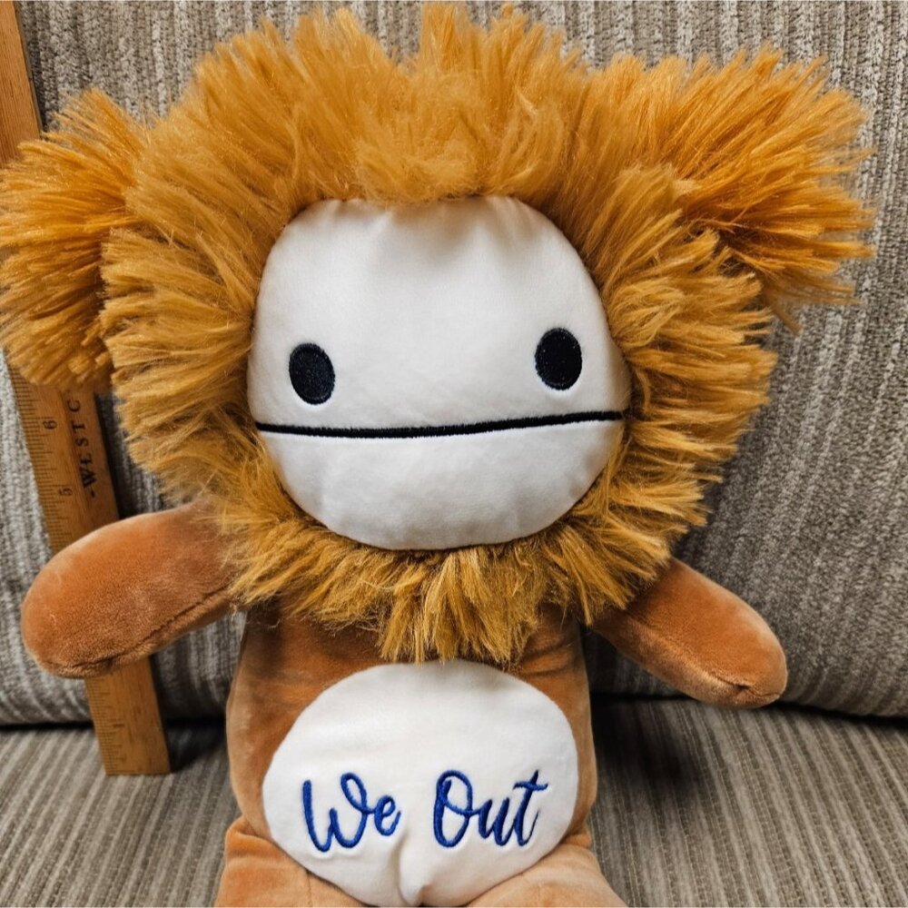 Graduation Benny Bigfoot Squishmallows w/o cap